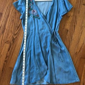 Cute denim sundress, in great condition!
